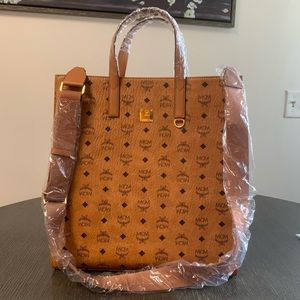 Large MCM tote with free XXL dust bag